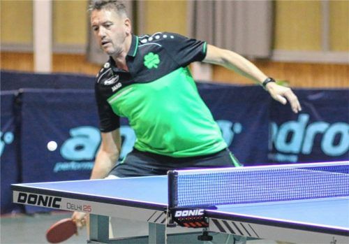 Bad Aiblings Kapitän Hans Wiesböck möchte mit seinem Team den sofortigen Wiederaufstieg in die Verbandsoberliga schaffen.Foto Gerhard Erlich