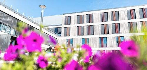 Der Neubau von Romed in Wasserburg verfügt über eine top ausgestattete Geburtshilfe – trotzdem gab es Anfang dieses Jahres eine Krise. Foto re