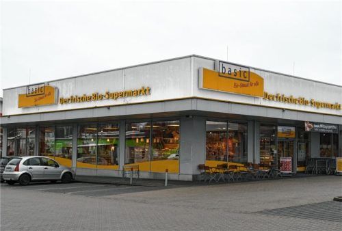 Die Basic-Supermarkt-Filiale an der Grubholzer Straße schließt Ende April. Foto Schlecker