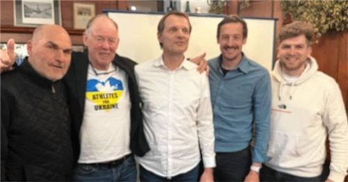 Die Macher von „A4U“ bei der Pressekonferenz in Traunstein (von links): Markus Kecht und Wolfgang Pichler, beide aus Ruhpolding, Jens Steinigen aus Siegsdorf, Marcus Burghardt vom Samerberg und Jonah Werner aus Rosenheim. Foto Kas