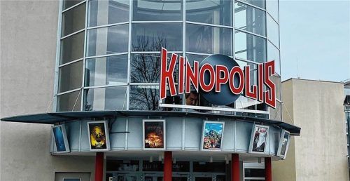 Das Rosenheimer Kinopolis musste am Samstagabend geräumt werden. Foto Kinopolis