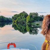 Mit Hausboot auf der Saale