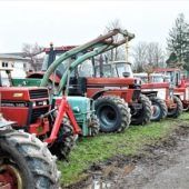 Oldtimertreffen zum Auftakt des Volksfestes in Pang