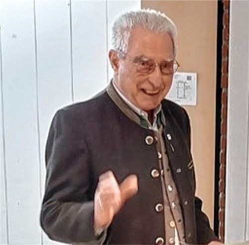 Friedhelm Dammers erhielt eine Ehrung für 60 Jahre Mitgliedschaft.Foto re