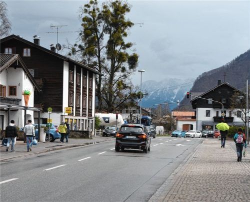 Immer mehr Menschen leben in Brannenburg. Auf der Bürgerversammlung zeigte Bürgermeister Matthias Jokisch nun auf, was für die Bürger getan wird. Foto ruprecht