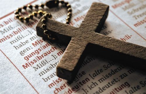 Missbrauchsskandale erschüttern die Kirche – auch in Rosenheim. Foto DPA