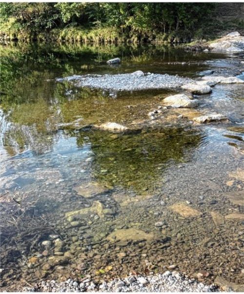 Naturnah gestaltete Rampen und strukturreiche Gewässerabschnitte entstanden an der Mangfall in Kolbermoor. Fotos Wasserwirtschaftsamt Rosenheim