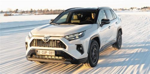 Neue Modifikationen erstrecken sich nicht auf den Antrieb. Der RAV4 GR Sport wird mit zwei bereits bekannten Motorisierungen angeboten. Foto Autoren-Union Mobilität/Toyota