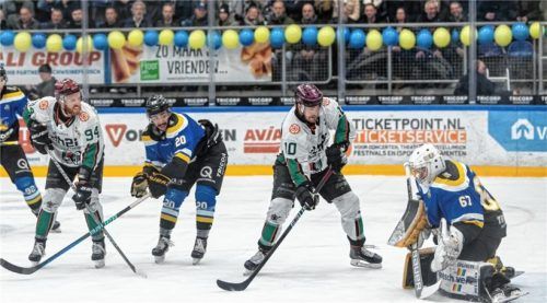 Norman Hauner (10) erzielte mit einem super Schuss das Tor zum 3:1. Foto Arie Leeuwesteijn