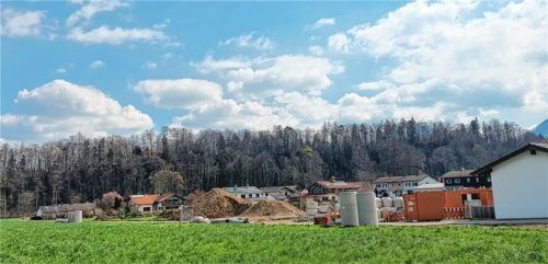 Vor Kurzem startete die Erschließung für das Baugebiet „Kammerlanderweg“ , in dem 18 Grundstücke für Einheimische vorgesehen sind. Eine Bewerbung ist noch bis 30. April möglich.Foto Stuffer-Chunphetch