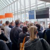 Billigflieger lässt Urlauber sitzen