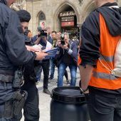 Mit Uhu-Fass zum Marienplatz