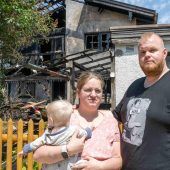 Junge Familie verliert bei Hausbrand gesamten Besitz