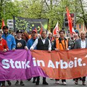 Zahlreiche Teilnehmer bei Demozug durch die Stadt