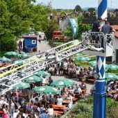 Maibaumfest bei Sonnenschein