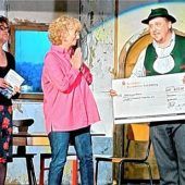 Heimatbühne Rosenheim spendet an Kinderschutzbund