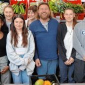 Schüler spenden Lebensmittel an Rosenheimer Tafel