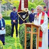 Bayernbund feiert Maiandacht im Riedergarten
