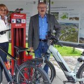 Rund um die Uhr das Rad reparieren