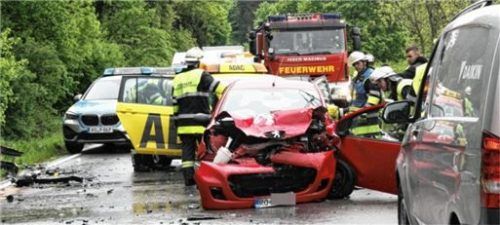 An allen drei Autos entstand Totalschaden. Foto Reisner