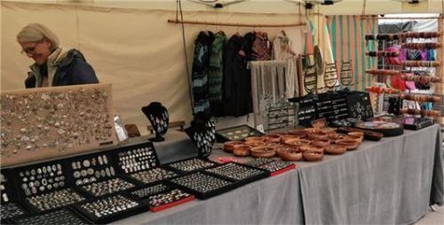 Auch Schmuckstände werden beim zweiten Pfingstmarkt zu finden sein. Foto re