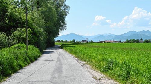 Auf der Eichfeldstraße haben zwischen Kirchenweg und Innaustraße künftig Radler den Vorrang vor dem Autoverkehr. Foto  Schlecker