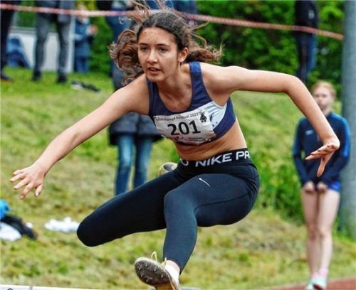Carolina Hammer vom TSV Bad Endorf wurde Oberbayern-Meisterin im Block Sprint/Sprung der W14.Foto Ludwig Stuffer