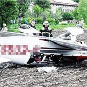 Bruchlandung im Acker endet für alle Beteiligten glimpflich