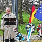 Interessengemeinschaft unternimmt Kriegsgräberreise