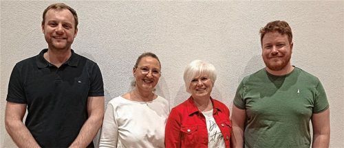 Der vierköpfige Vorstand besteht aus: (von links) Matthias Dimpflmeier, Martina Rustige, Petra Albach und Christian Sinnesbichler.Foto re