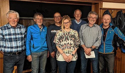 Die neue Führung der Bergsteigergilde: (von links) Vorsitzender Karl Hegele, Tourenwart Georg Meltl, Zweiter Vorsitzender Fritz Rosner, Schatzmeisterin Marlene Rast, Schriftführer Klaus Anderlik sowie die Revisoren Klaus Ametsbichler und Johann Richter.