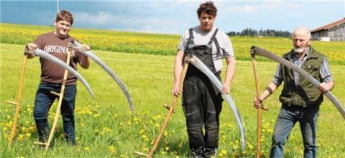 Die Wettkämpfer (von links) Sebastian Keil, Stefan Hartmann und Josef Mayer ackern schon fleißig im Training. Foto rehberg