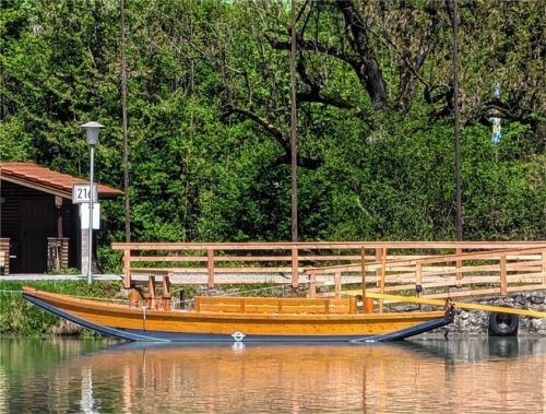 Ein wenig gedulden muss sich der Radfahrer noch, bevor er mit der neuen Fähre übersetzen kann. Fotos  Hoffmann