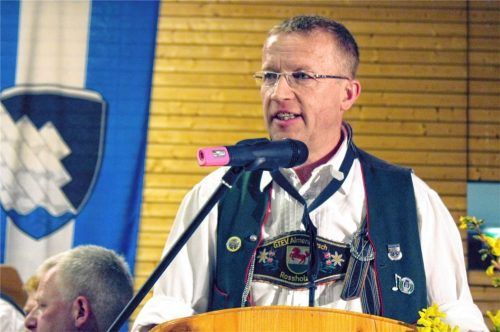 Franz Schober, Vorsitzender der Musikkapelle Nußdorf, berichtet von seiner Anspannung. Foto  Steffenhagen