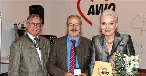 Gabriele Bauer hat eine Auszeichnung der AWO verliehen bekommen. Foto Peter Schlecker