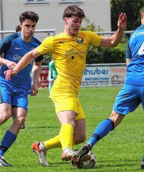 Gelingt ein versöhnlicher Abschluss? Daniel Bruckhuber und der FC Töging erwarten Freilassing.Foto Butzhammer