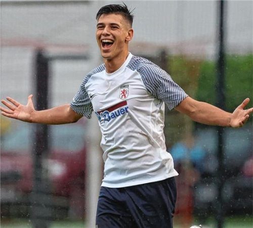 Im letzten Duell zwischen Wasserburg und Hankofen-Hailing am 8. August 2021 setzten sich Leon Simeth und die Löwen 3:2 durch.Foto mb.presse-Butzhammer