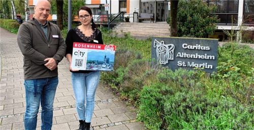 Hennig Löffler, Heimleiter des Caritas-Altenheims St. Martin, und Teamleiterin Tatjana Olenberg entscheiden sich immer wieder für den Cityscheck.Foto City-Management Rosenheim