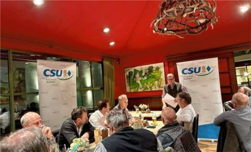 Im „Salettl“ des Gasthauses Hofwirt diskutierten die CSU-Gemeinderäte aktuelle Themen aus der Kommunalpolitik. Foto  re