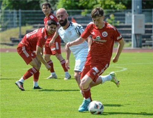 Liam Markulin (am Ball) lieferte zuletzt gegen Dachau einen beachtlichen Auftritt ab.Foto Franz Ruprecht
