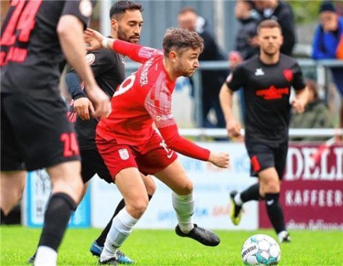 Michael Barthuber erzielte vier Treffer beim Wasserburger 6:3-Heimerfolg.Foto Christian Butzhammer