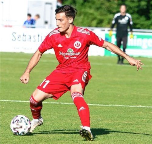 Michele Cosentino und der TSV 1860 Rosenheim sind in Memmingen Außenseiter.Foto Wolfgang Fehrmann