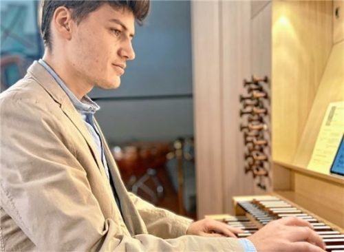 Philip Huber ist der bisher jüngste Organist beim Kolbermoorer Orgelmittwoch.Foto janka