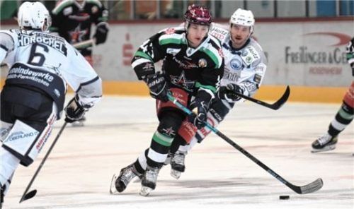 Samuel Soramies im November 2020 im Trikot der Starbulls Rosenheim gegen Riessersee.Foto Hans-Jürgen Ziegler