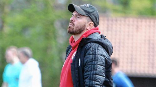 Die Wege trennen sich: Robert Gierzinger ist in der nächsten Saison nicht mehr Trainer des TSV 1860 Rosenheim. Foto  Wolfgang Fehrmann