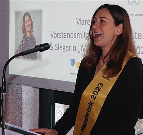 Sie brachte Farbe ins Handwerk und Stimmung in das Bildungszentrum: Kirchenmalerin Maren Kogge, die kürzlich zur „Miss Handwerk 2023“ gewählt wurde.