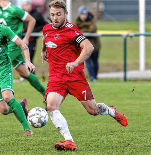 Toptorjäger der Fußball-Bezirksliga Ost: Michael Hauser führt mit 26 Treffern die Torschützenliste an. Foto Hans Weitz