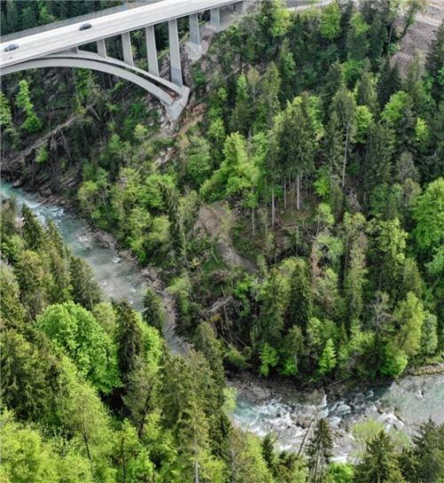 Vor der Echelsbacher Brücke kenterte der elfjährige Bub mit seinem Kajak auf der Ammer. Foto Herold