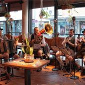 Feiern bis in die frühen Morgenstunden