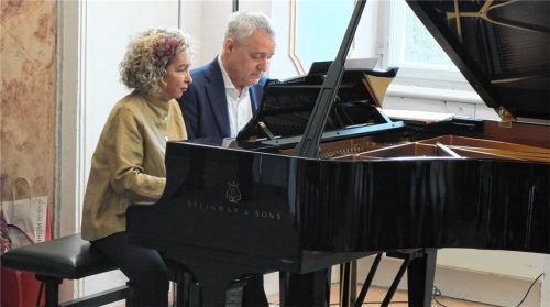 Yaara Tal und Andreas Groethuysen gelten als Spezialisten für Schubert und vierhändiges Klavier. Foto frei